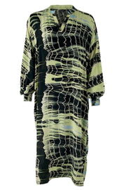 Pixi Batik Kaftan Dress | Olive Batik | Lang kjole med print fra Black Colour