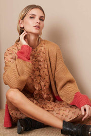 Cassie Dress | Camel | Kjole med print fra Sofie Schnoor