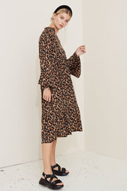 Hanne Dress | Leopard | Kjole med leo print fra Sofie Schnoor