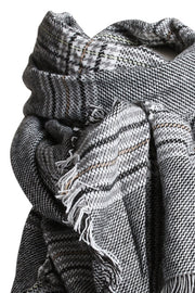 Tari scarf | Black | Ternet tørklæde fra Stylesnob