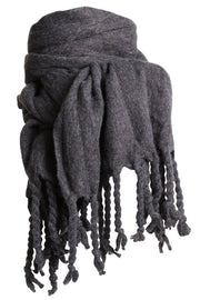 Zedi scarf | Black | Halstørklæde med snoede frynser fra Stylesnob
