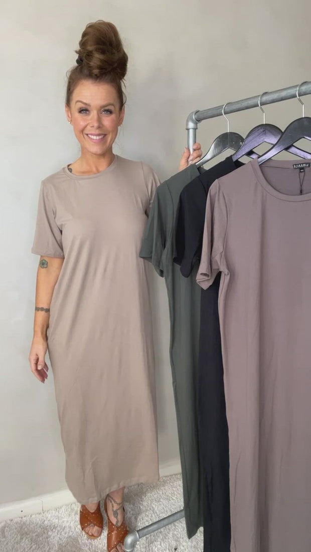 Alma T-Shirt Dress | Light Brown | Kjole fra Liberté