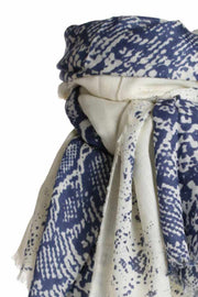 Cobra Scarf | Blue | Tørklæde med snake print fra Stylesnob