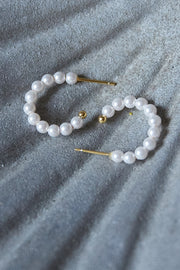 Mura Pearl Hoops | Forgyldt/Perlemor | Øreringe med perler fra Coi