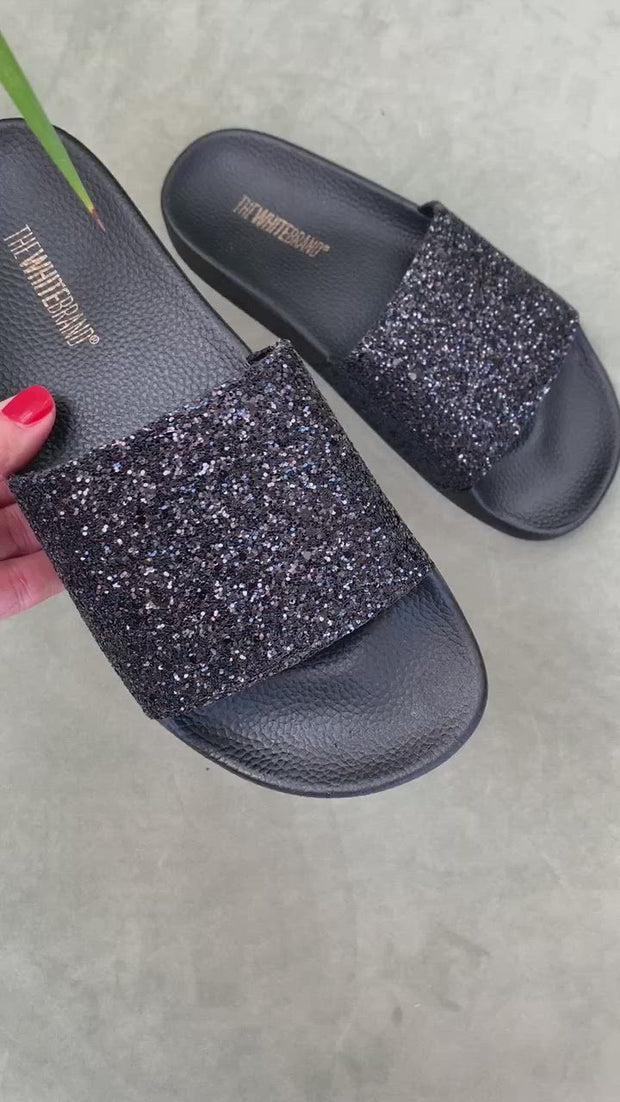 Glitter Black | Slippers med glimmer fra The White Brand