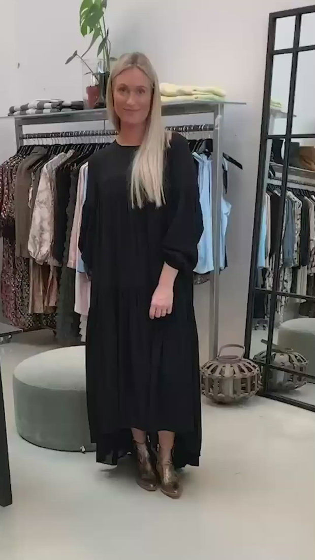 Lex Dress | Black | Lang kjole fra Black Colour
