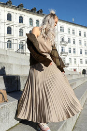 Boni Plisse Skirt | Dusty Taupe | Lang plisseret nederdel fra Neo Noir