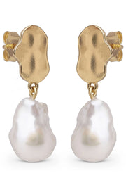 Alua Earring | Guld | Hænge øreringe med hvid perle fra Enamel