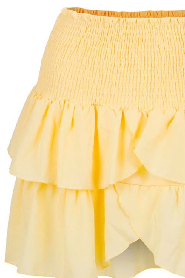 CARIN SKIRT Yellow | Kort nederdel med flæser fra NEO NOIR – Lisen.dk