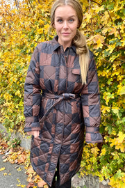 Sigrid Quilt Coat | Big square chocolate | Jakke fra Soft Rebels