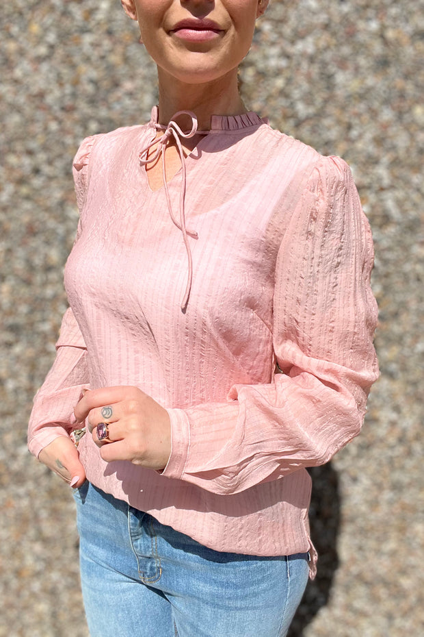 August Blouse | Pale Mauve | Bluse fra Freequent