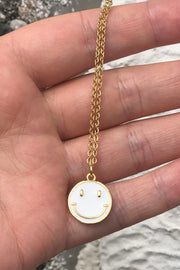 Smiley Necklace | White | Halskæde fra Birdsong