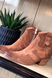 Lucy boots | Whiskey | Cowboy støvle i ruskind fra Bukela