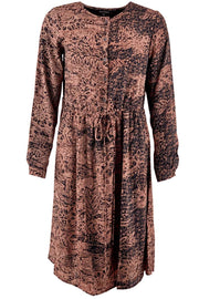 Luna Waist Dress | Misty Rose | Kjole med print fra Black Colour
