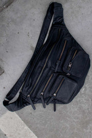 LY CROSS OVER BAG | Sort | Stor bæltetaske fra RE:DESIGNED