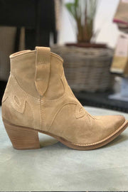Lee boots | Cappuccino | Cowboy støvle i ruskind fra Bukela