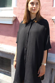 Susanna SS Shirt | Black | Stor skjortekjole fra Liberté
