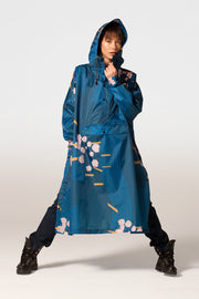Japanese Blossom Poncho | Blue | Regnponcho fra Rainkiss